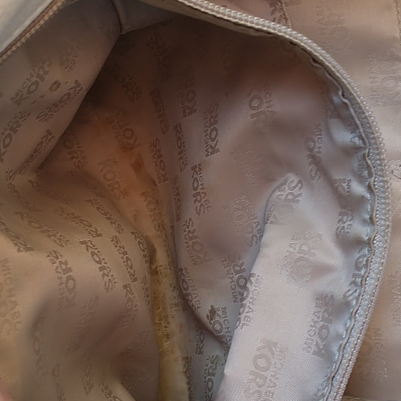 Michael Kors White Leather Shoulder Bag - Picture 12 of 15